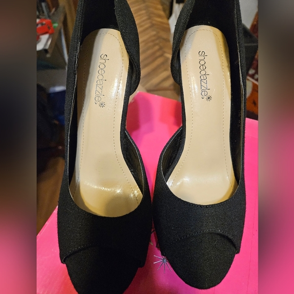 Shoedazzle peep toe cork wedge shoe. - Picture 2 of 7